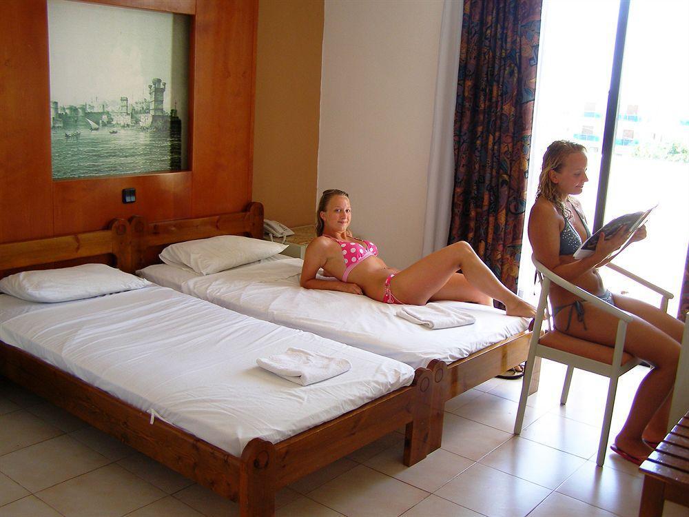 Kabanari Bay Hotel 吉奥塔略 外观 照片